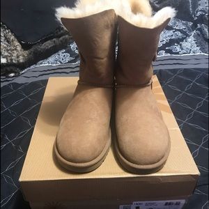 Uggs Baileys button boots Authethic